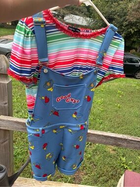 Hot Topic brand Chucky shortall cosplay Size XL
Like New 
Retail $48.99

Dolls K